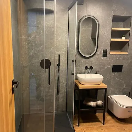 Nadrzeczna 14 דירה *