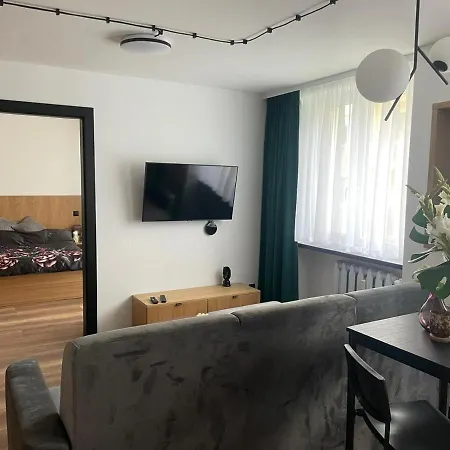 Nadrzeczna 14 アパート